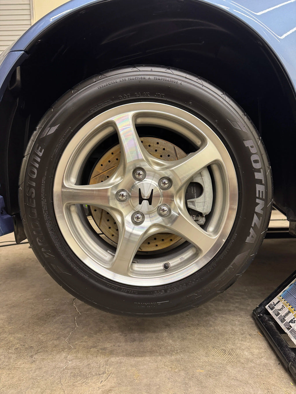 GREYSCALE 08 TIRE MATTE | Natural Tire, Trim, Interior Conditioner