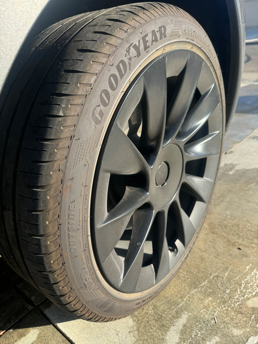 GREYSCALE 01 WHEEL & TIRE CLEANER | Non-Acidic Foaming Wheel Cleaner