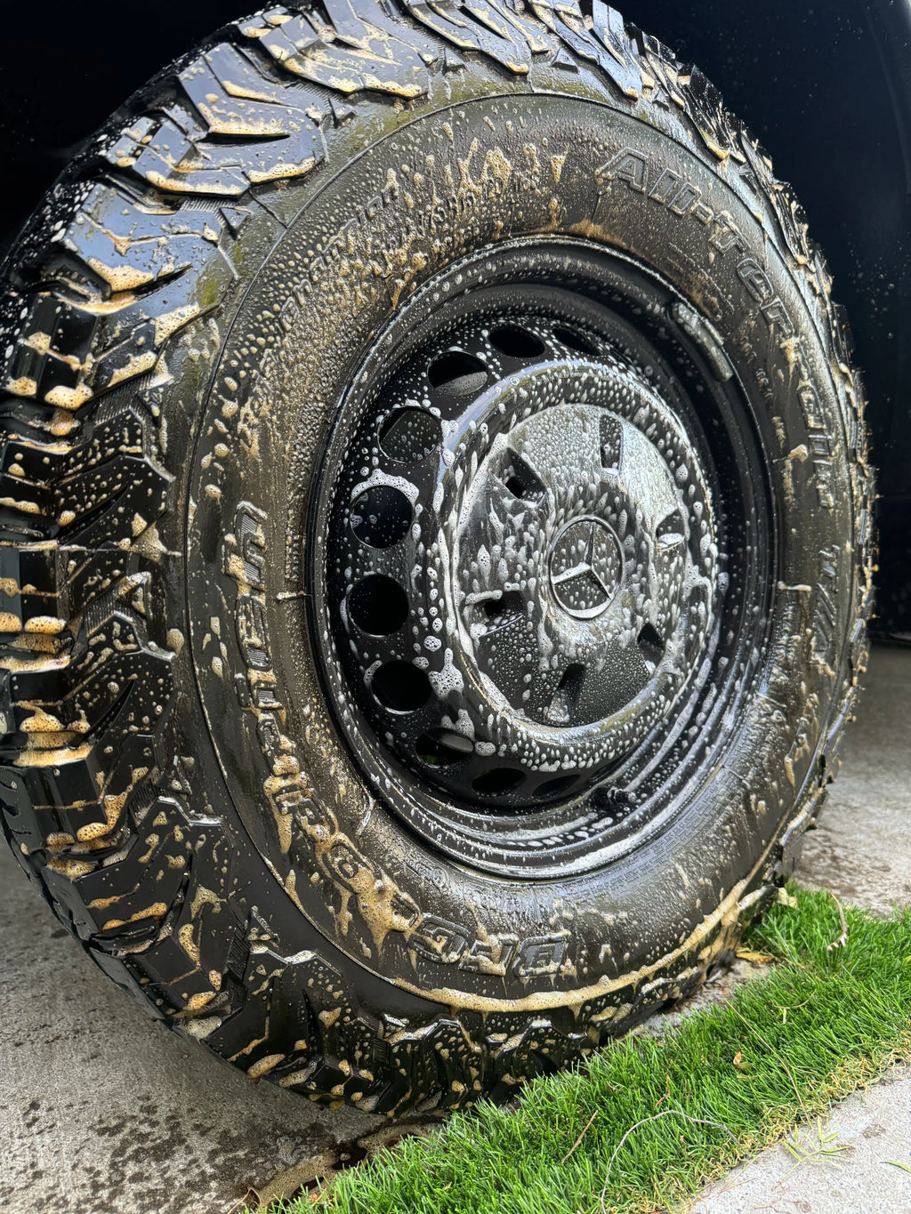 GREYSCALE 01 WHEEL & TIRE CLEANER | Non-Acidic Foaming Wheel Cleaner